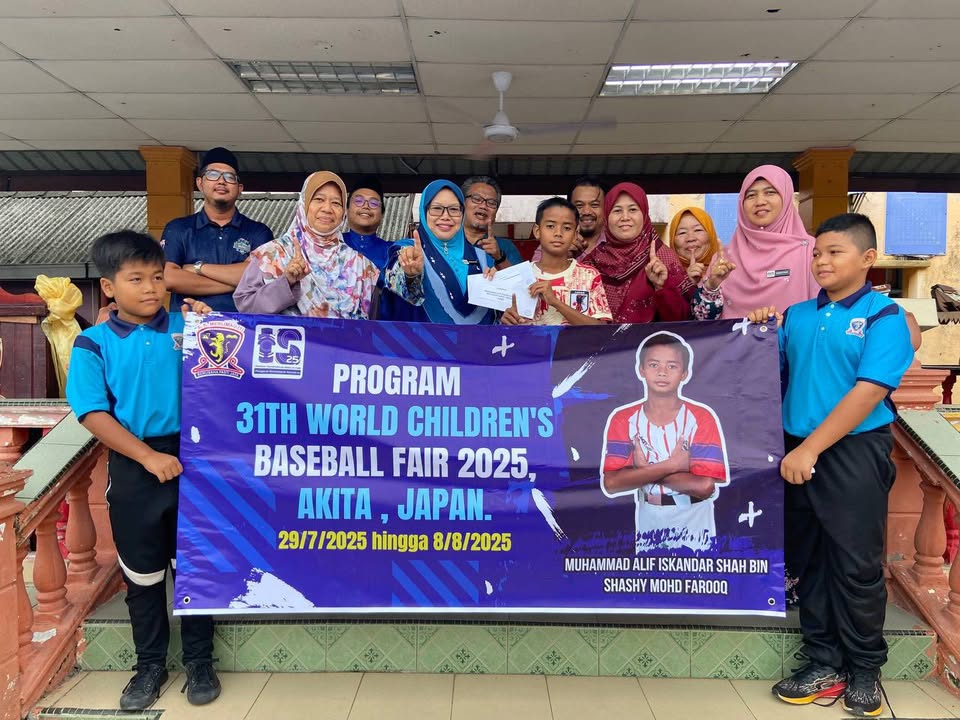 Majlis Penyerahan Jersi Dan Sumbangan Duit Poket Untuk 