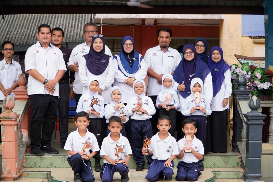 Majlis Penyampaian Hadiah Dan Sijil 