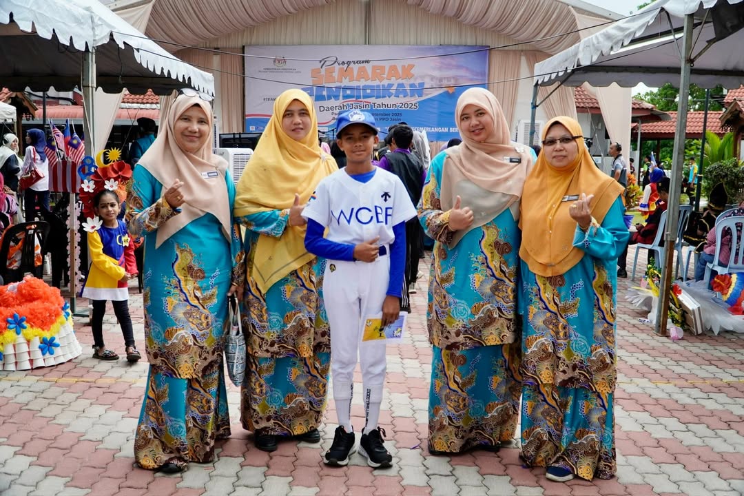 Podcast Kejayaan Murid Dengan Tajuk Dari Kampung Ke 