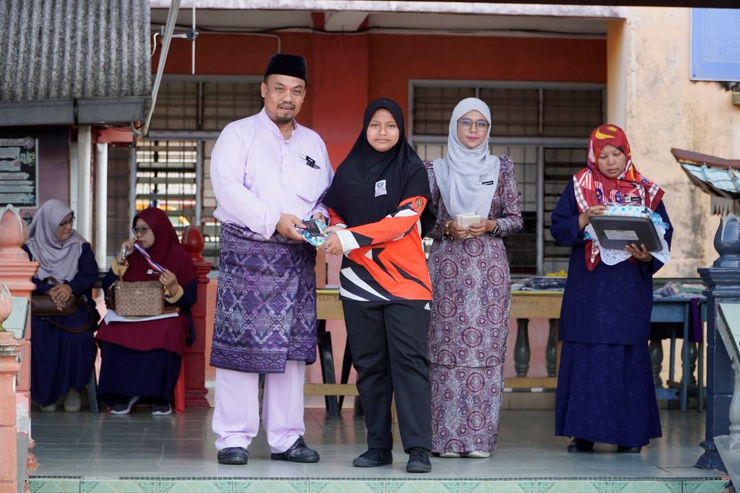 Pemenang Replika Bangunan Kebanggaan Malaysia Sempena Bulan Kemerdekaan 