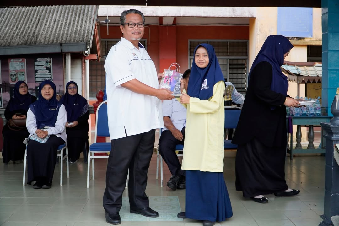 Majlis Penyampaian Hadiah 