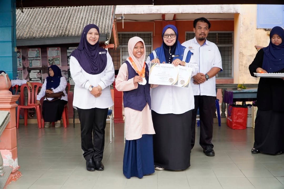 Majlis Penyampaian Hadiah Dan Sijil 