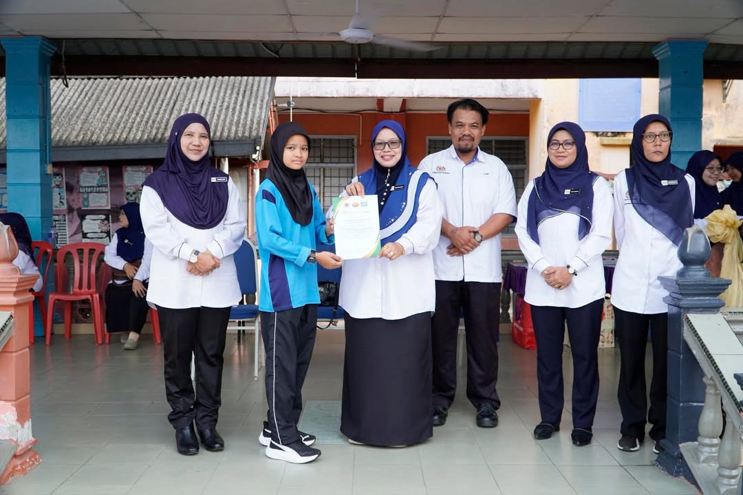 Majlis Penyampaian Hadiah Dsn Sijil 