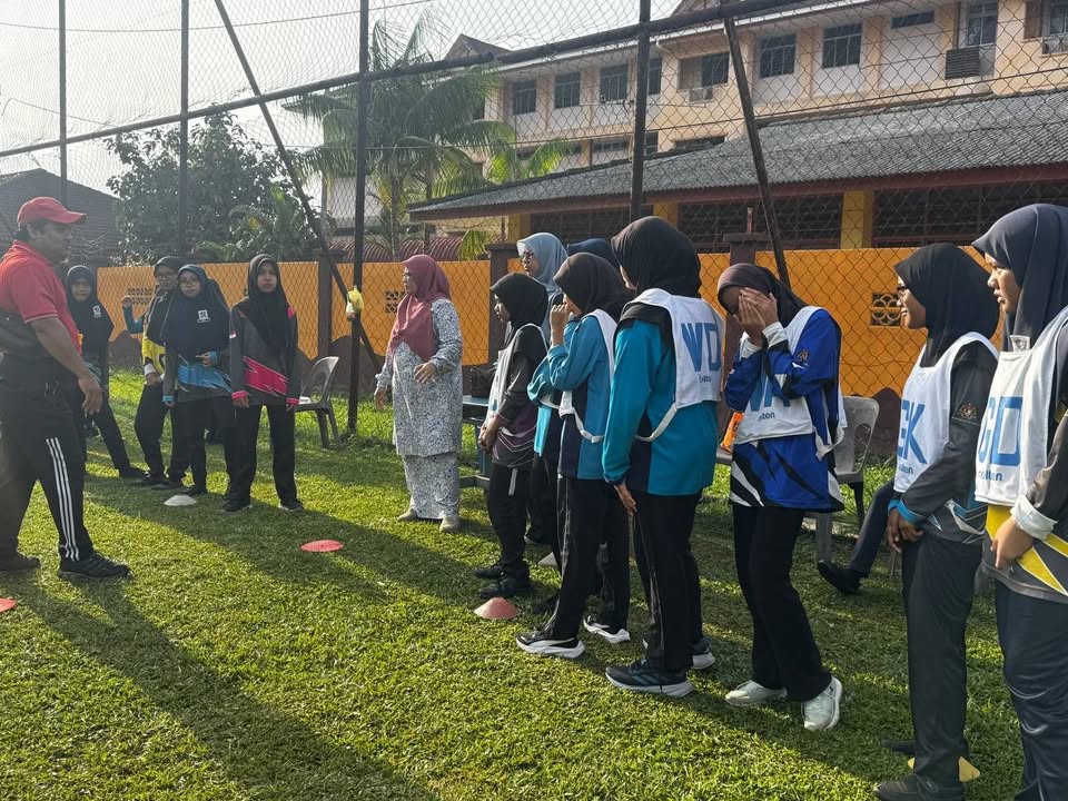 Pertandingan Bola Sepak Dan Bola Jaring Tahap 2 