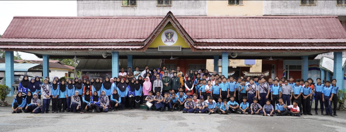 Perhimpunan Isnin Terakhir Di Sekolah Ini Bagi Murid 