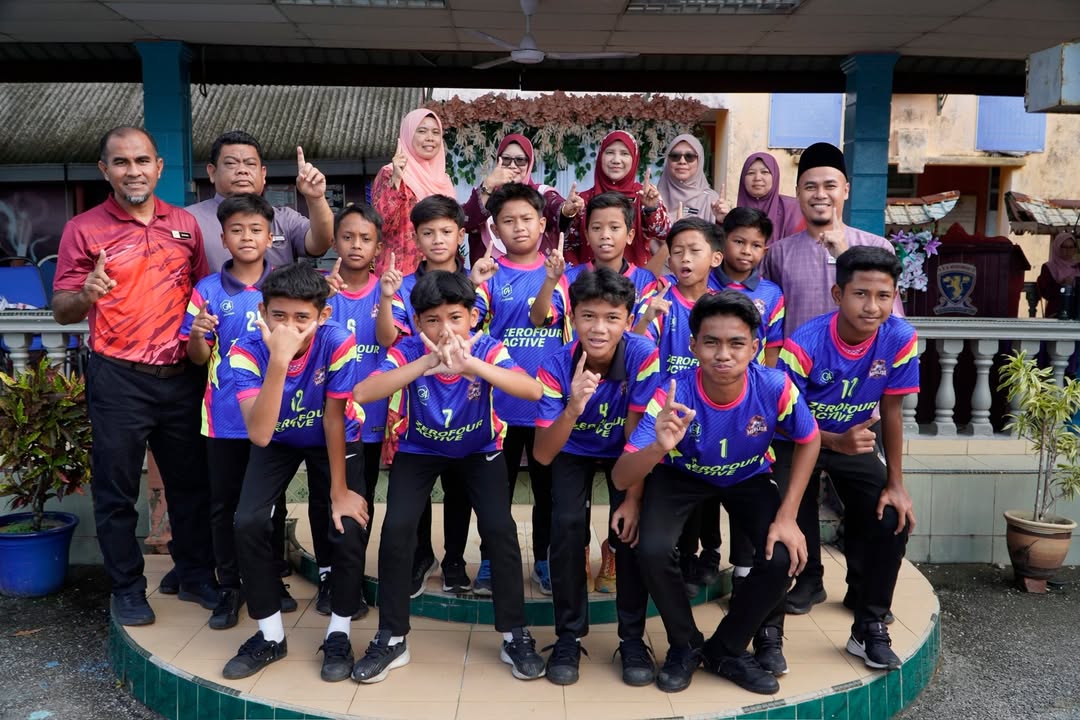 Jersi Yg Ditaja Oleh Zerofour Kpd Pemain2 Merlisa 