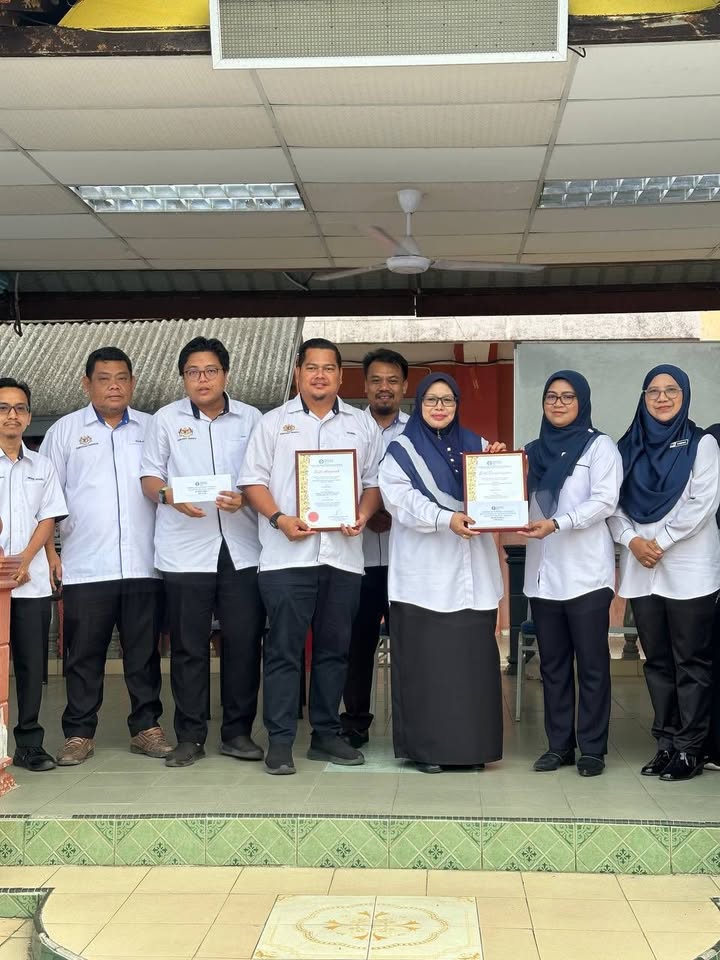 Majlis Penyampaian Hadiah Dan Sijil 