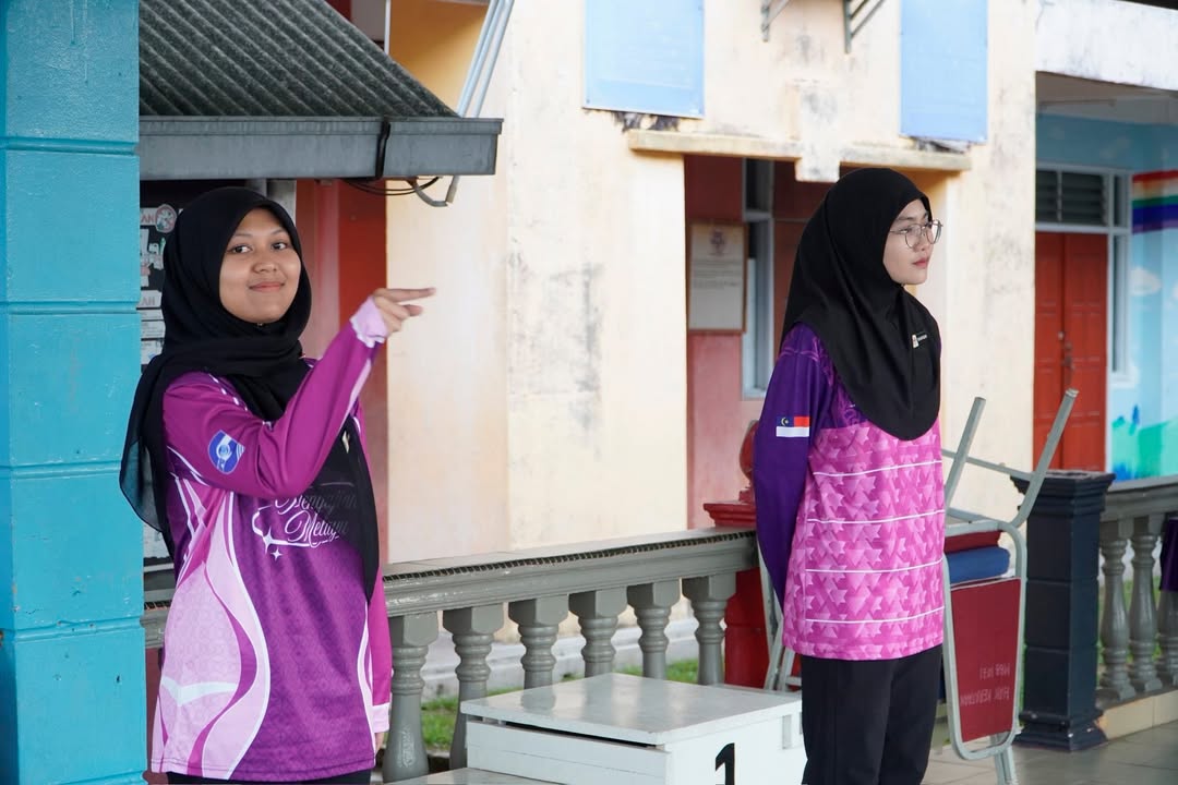 Sesi Memanas Badan Sebelum Acara Akhir Sukan Sekolah 