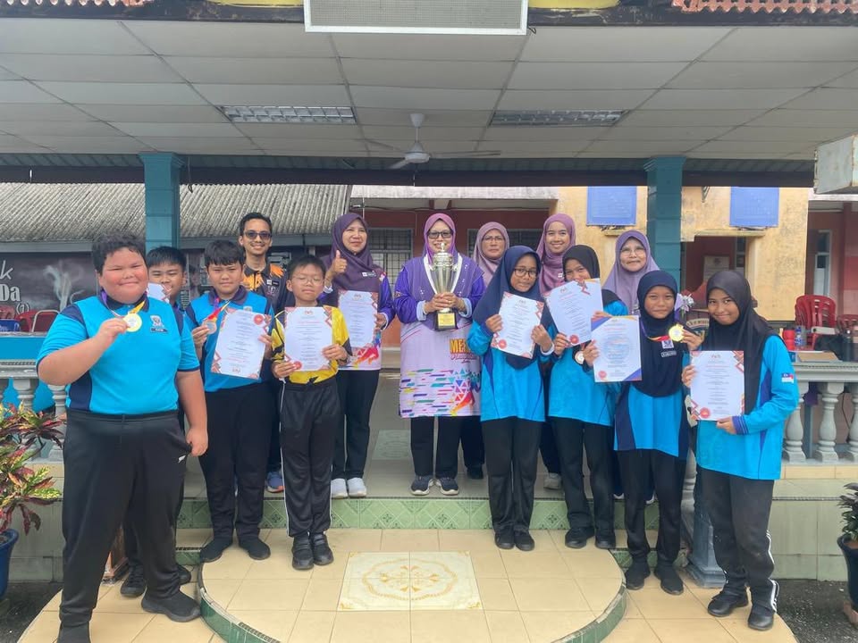 Penyampaian Pingat Dan Sijil 