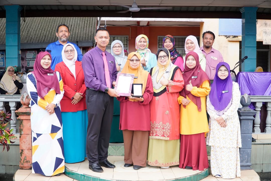 Majlis Penyampaian Hadiah Dan Sijil 