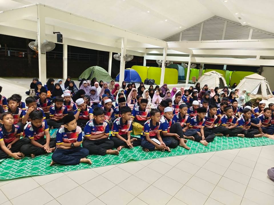 Perkhemahan Unit Beruniform & Pemimpin Muda  