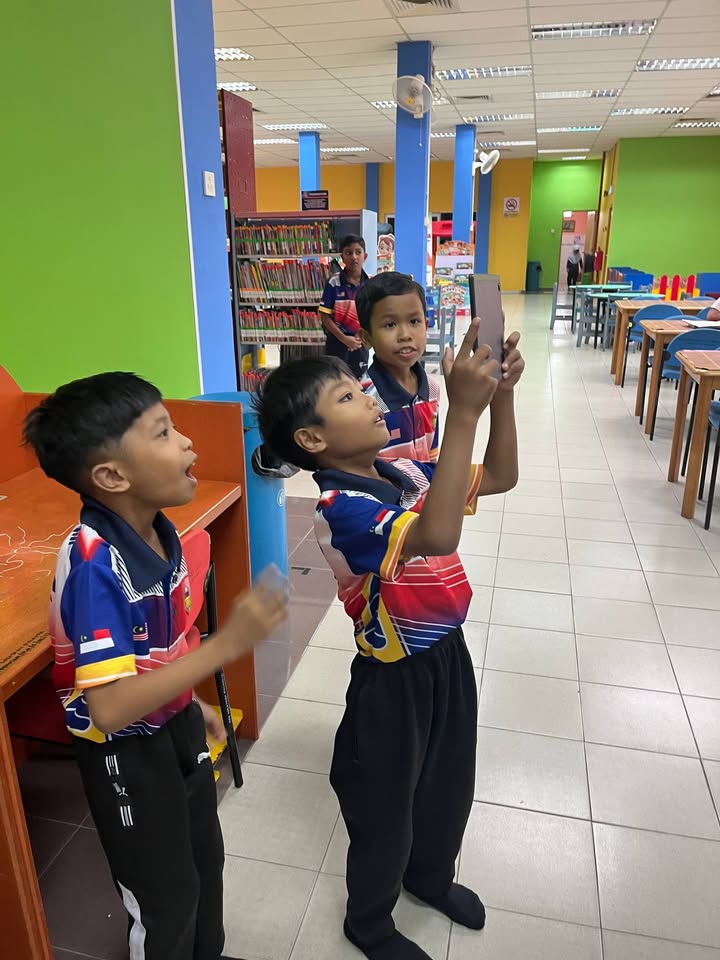 Lawatan Interaktif Murid-murid Tahun 2 Ke Perpustakaan Awam 