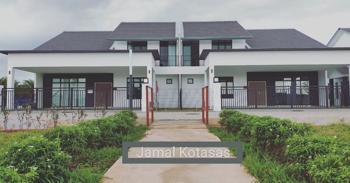 Rumah Semi-d Di Kotasas. Ada 5 Bilik, 4 