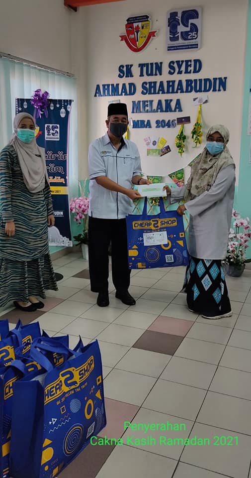 Penyerahan Sumbangan Cakna Kasih Ramadhan 2021 Pihak Sekolah 