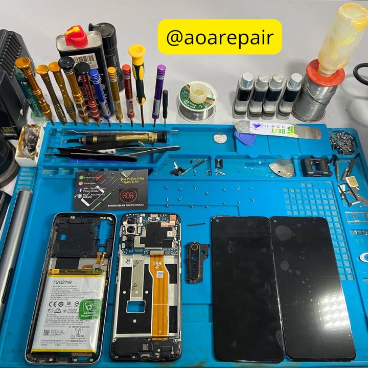 Repair Smartphone Ni Memerlukan Ketepatan Dan Ketelitian. Juruteknik 