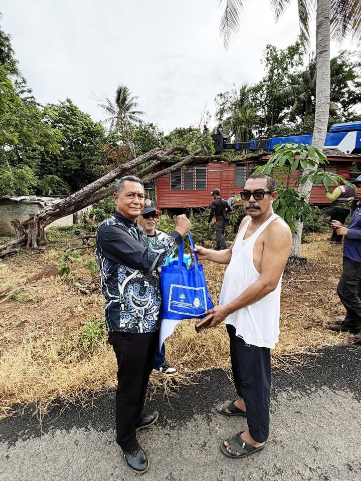 Kepada Keluarga Mangsa Ribut. 