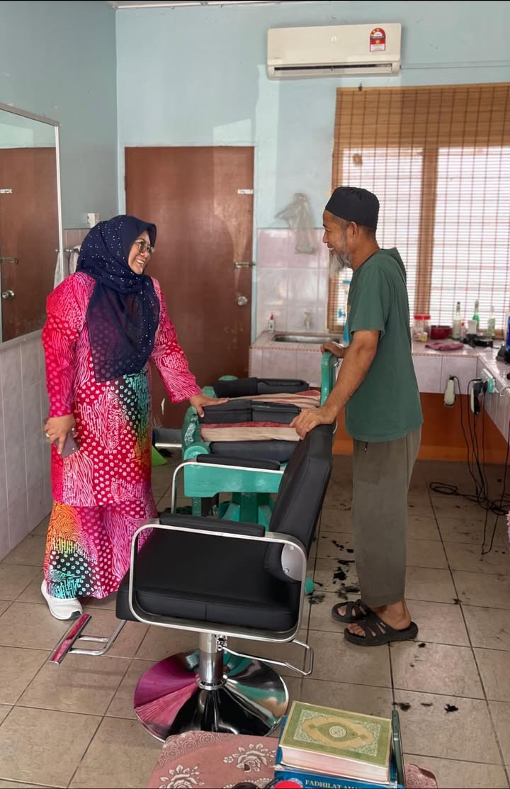 Alhamdulillah, Saya Hadir Ke Kedai Gunting Rambut Milik 