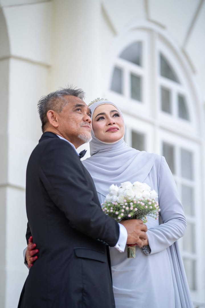 Tahniah Adik Ku Dan Pasangan . 