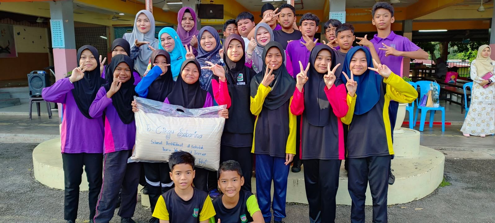 Salam Perpisahan Dari Warga Sk Duyong Kepada Pn.sabarina 