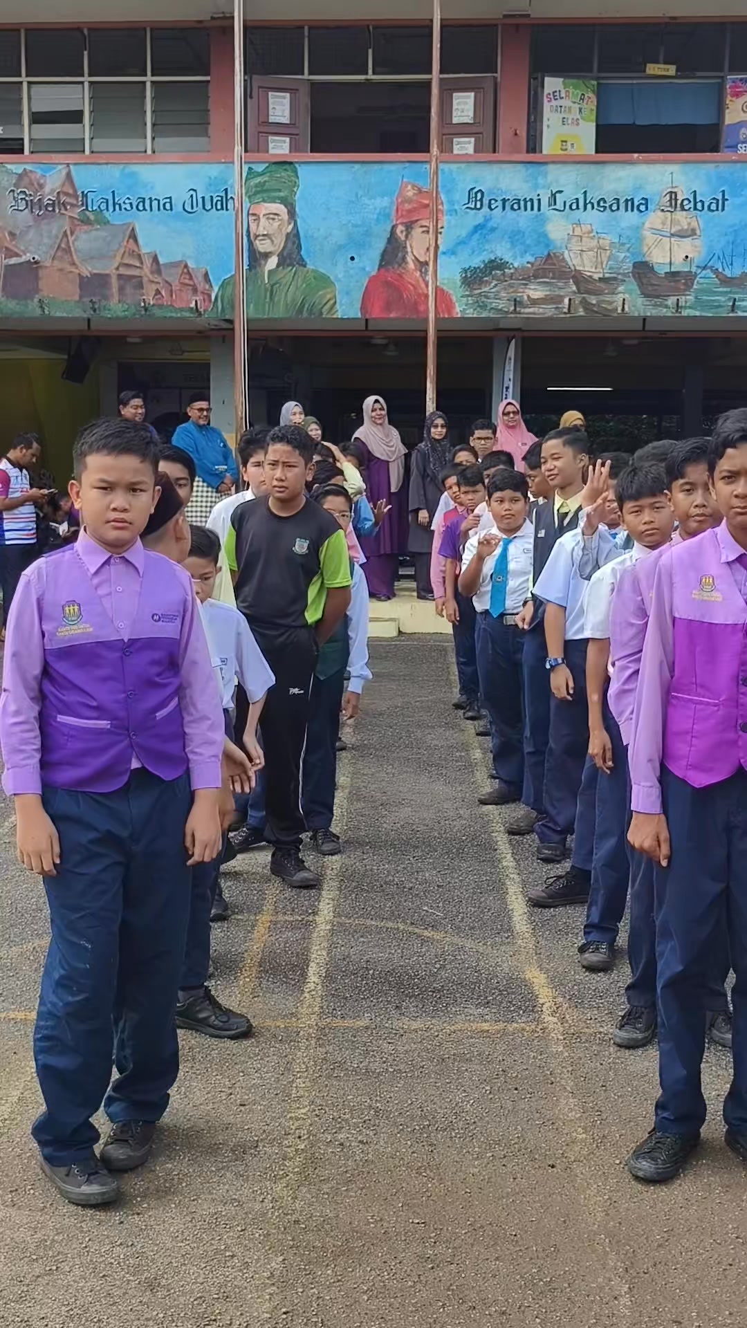 Majlis Penyerahan Fail Peribadi Dan Sijil Berhenti Sekolah 