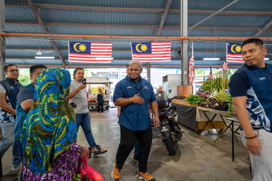 Pagi Tadi Saya Ke Kompleks Muhibah Di Taman 