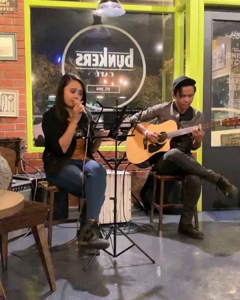 Live Band Tonight! Live Band Tonight!