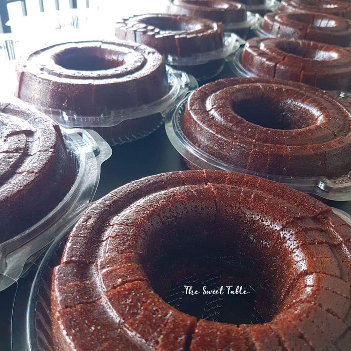 Santai Minum Petang, Sambil Makan Sekeping Dua Kek 