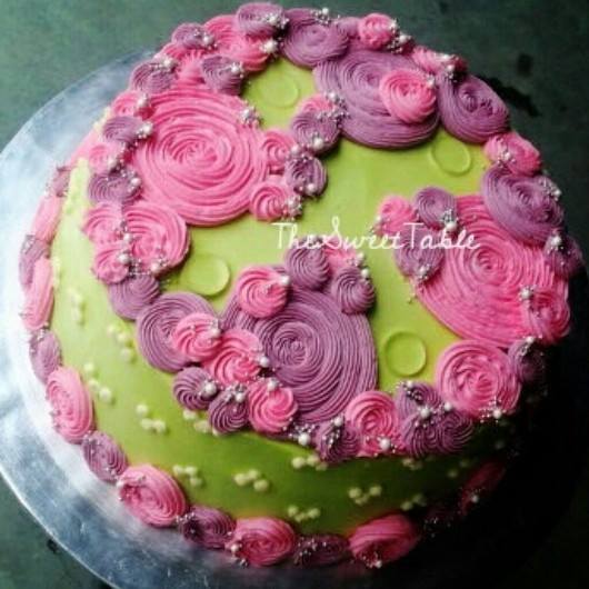 2 Tier Wedding Cakes & 25 Cupcakes 
