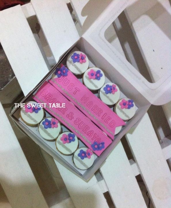 Cupcake Fondant Untuk Hantaran Perkahwinan & Kek Perkahwinan 