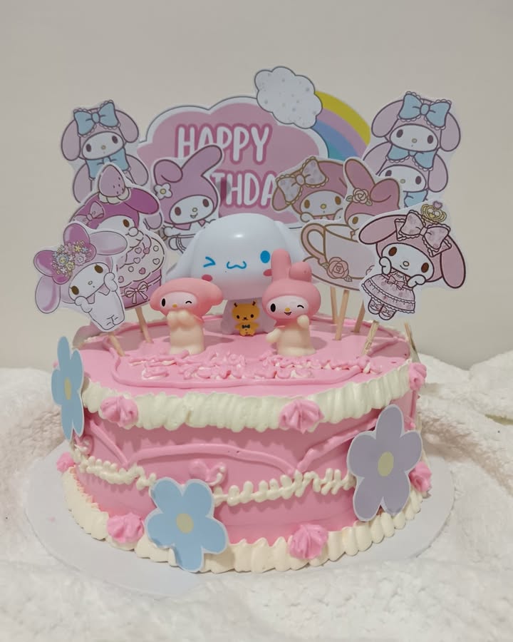 Sanrio Cake 
