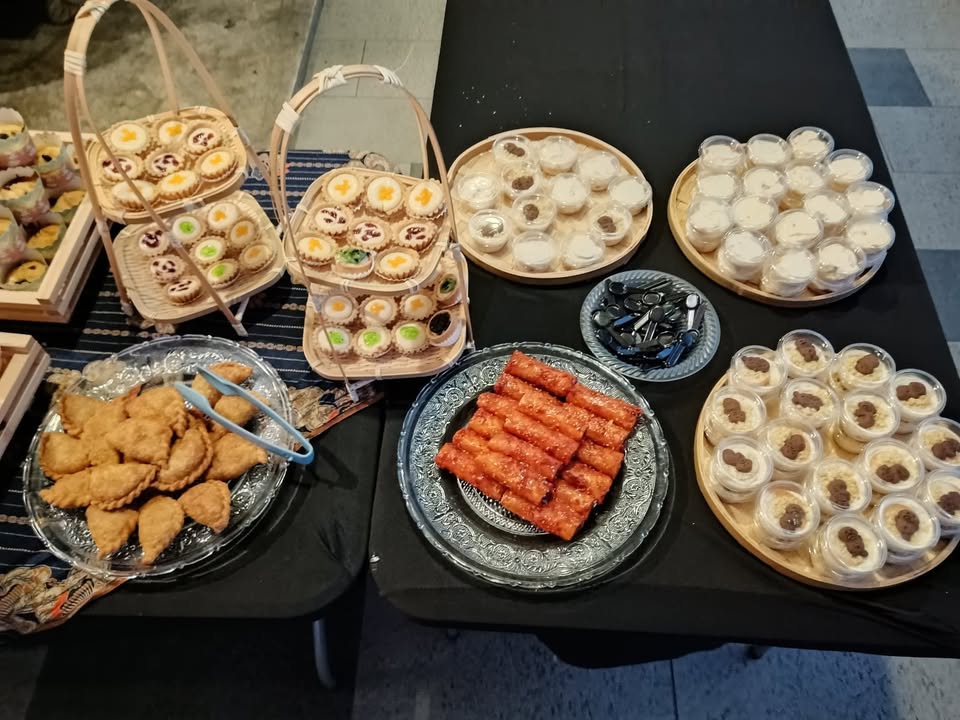 Done Dessert Table..hehehehe Last Minit 