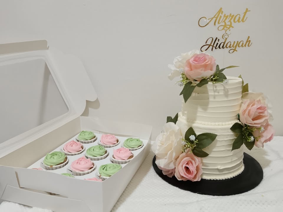 Set Cupcake + Kek Kahwin 