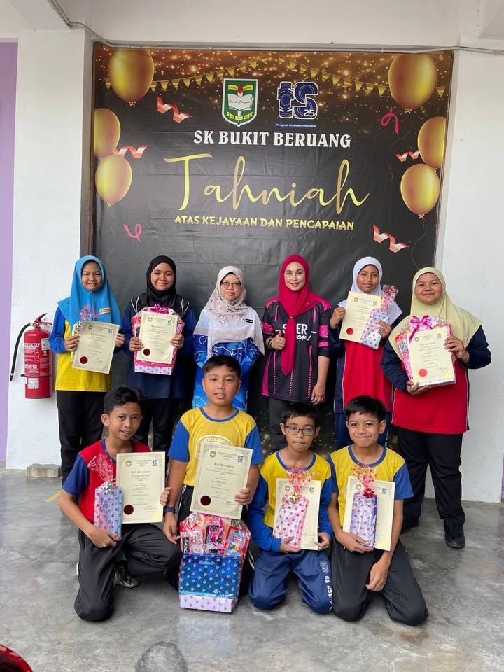 Penyampaian Hadiah Sempena Minggu Bahasa Melayu Anjuran Panitia 