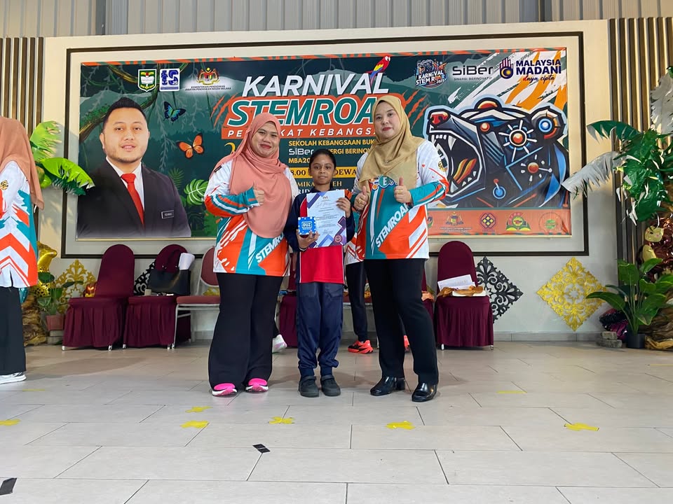 Penyampaian Sijil Dan Hadiah Karnival Stemroar 