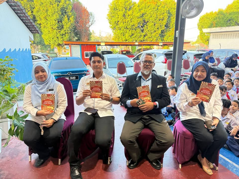 Launching Ceremony Of English Fun Fair With The 
