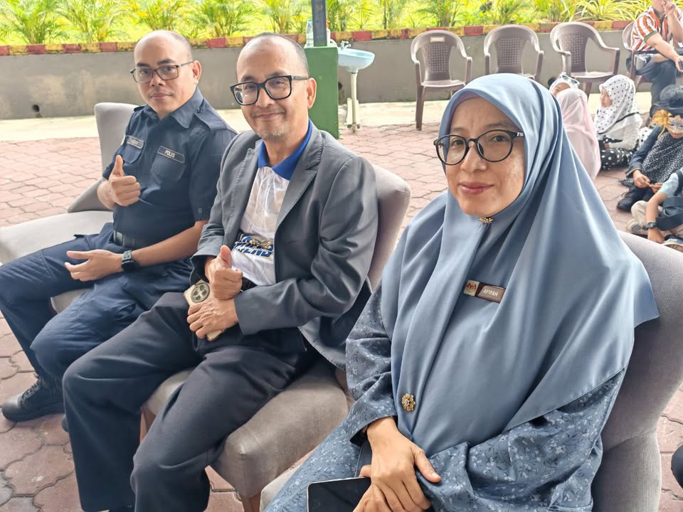 Sambutan Hari Kanak-kanak Bertemakan Retro Thinking Hat Party 