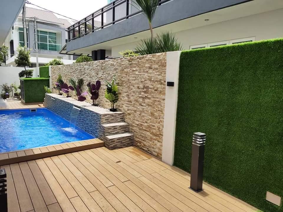 Artificial Grass/ Grass Carpet. Many People Are Turning 