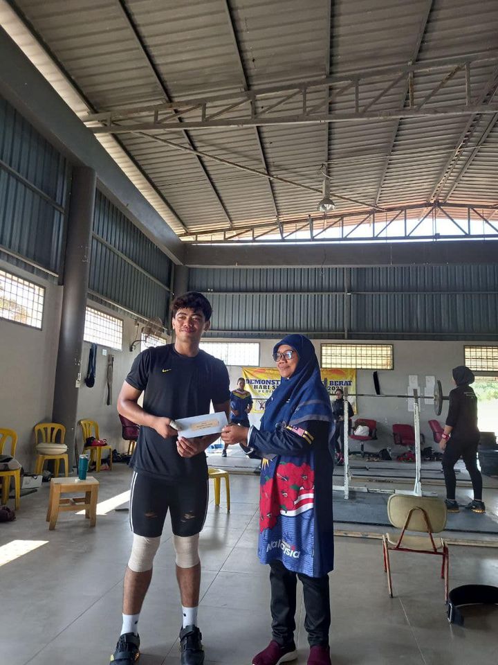 Sumbangan Pibg Smkdb Kepada Semua Pelajar Smkdb Yang 