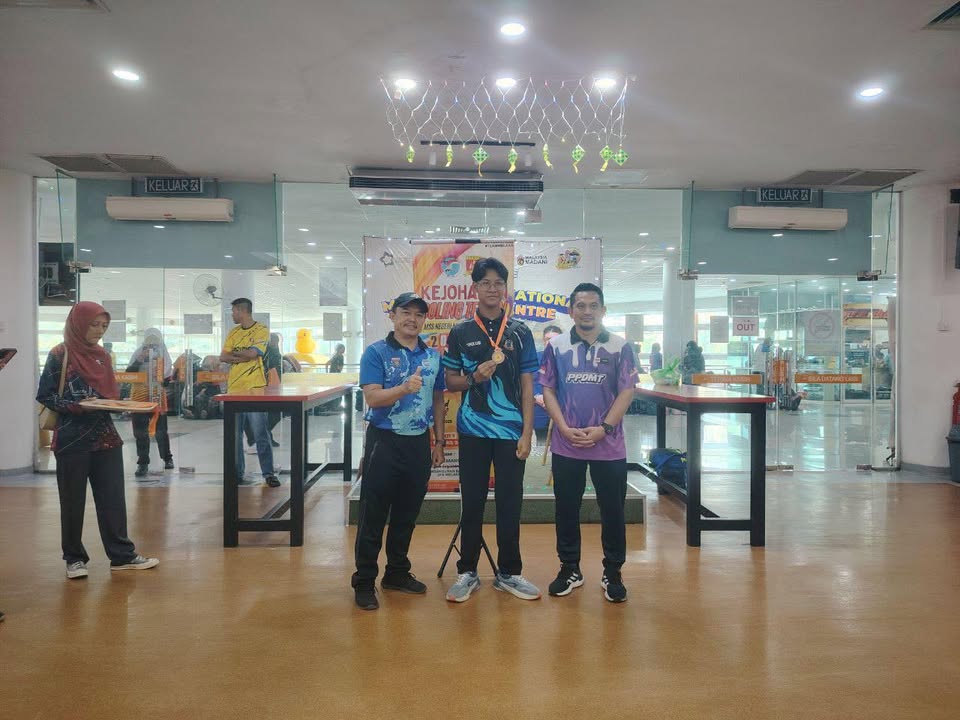 Dua Pelajar Bagi Pertandingan Tenpin Bowling Peringkat Negeri 