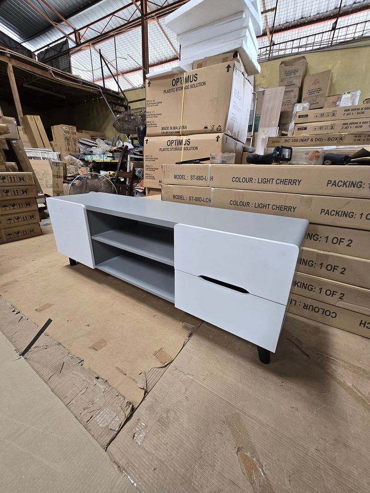 Antara Kabinet Tv Dan Kabinet Kasut Hok Design 