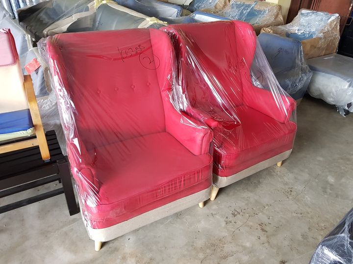 Wing Chair Warna Merah 