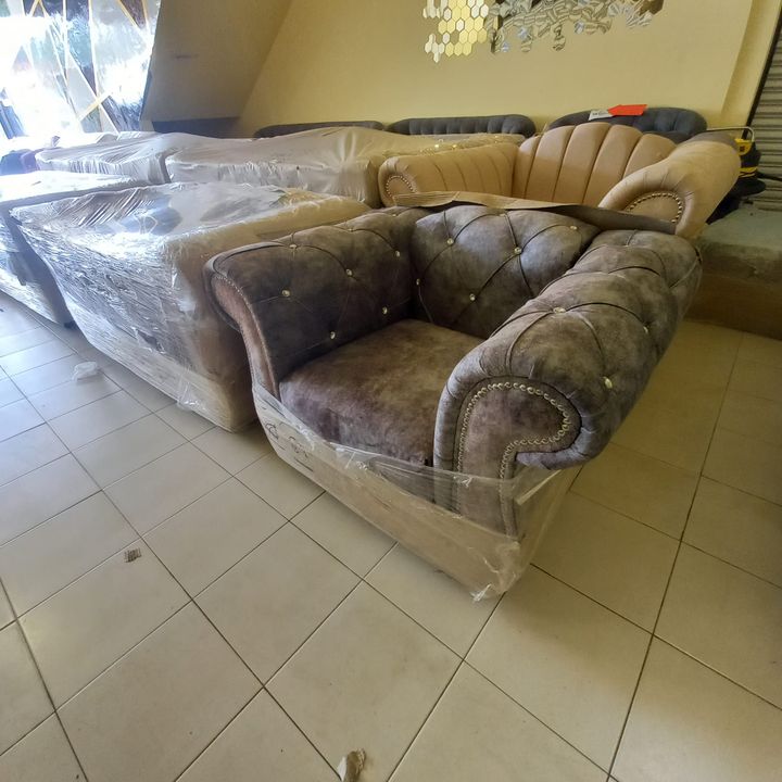 Kita Ada 1 Set Sofa Nok Clear Stok. 