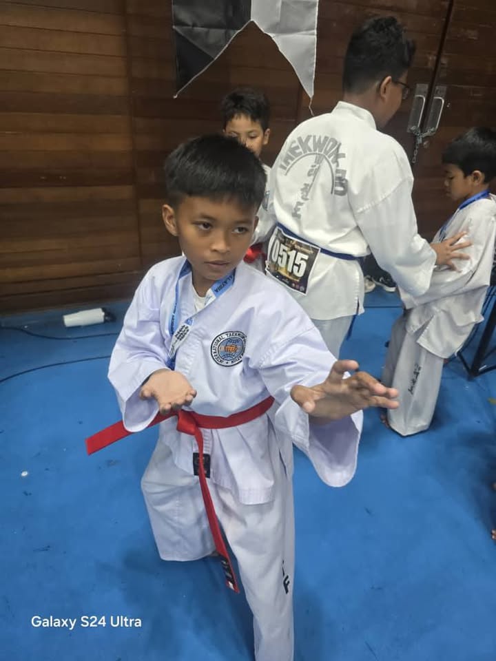 Tahniah Dan Syabas Diucapkan Kepada Adik: Tahniah Dan Syabas Diucapkan Kepada Adik: