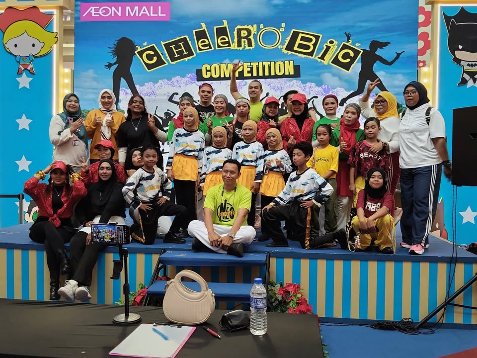 Adik-adik  Jstarz Kembali Memeriuhkan Pentas Aeon Mall 