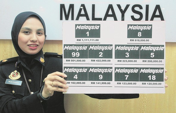 Kegilaan Beli Nombor Plat. 