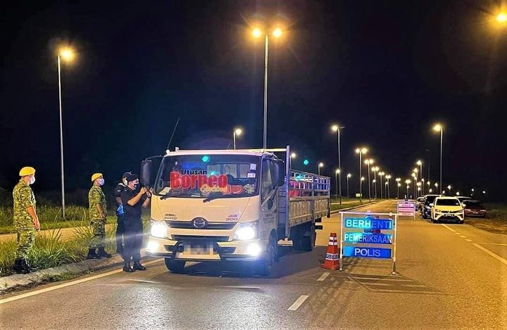 Adab² Semasa Melalui Sekatan Jalan Raya: 