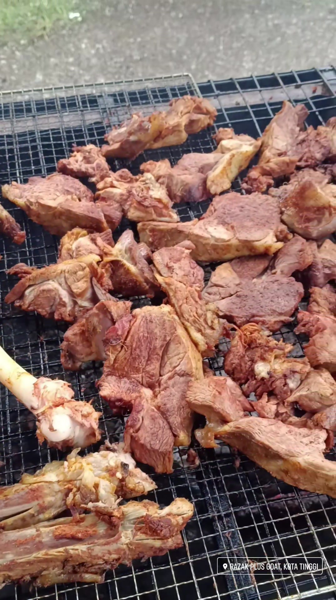 Tempahan Kambing Golek: Majlis Aqiqah di Taman Desa Sejahtera