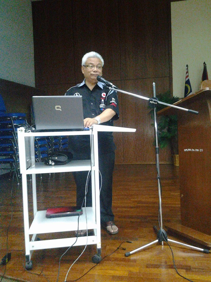 Pentadbir Yang Turun Padang Bersama-sama Dalam Kursus Kepemimpinan 