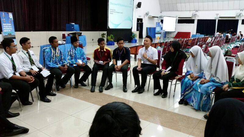 Pelajar Tingkatan 5 Menyertai Interview Petronas Di Polaris 