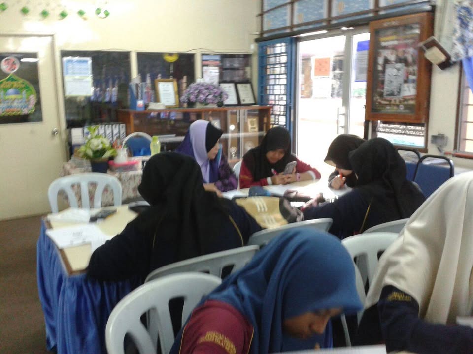 Pelajar2 Low Achievers Mengikuti Kelas Add Maths Di 